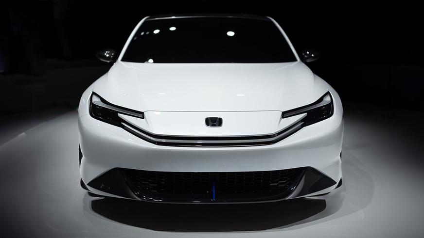 Спорткары будущего из Токио: от могучего GT-R на батарейках до электророторной RX-7