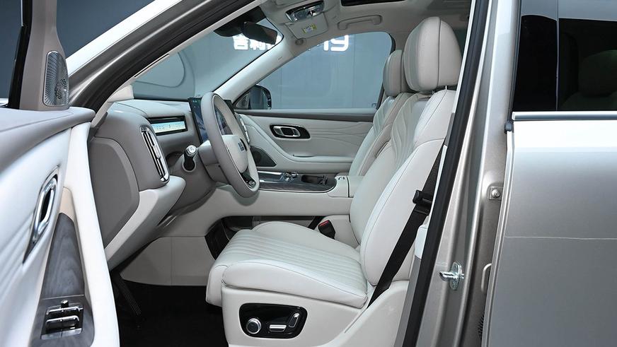 Флагманский кроссовер Geely Galaxy собрал более 40 тысяч заказов за сутки
