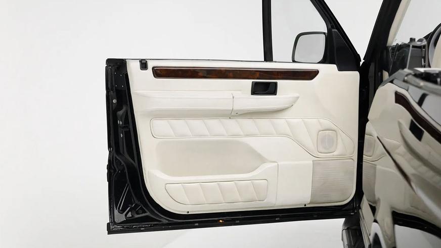 С молотка пустят Range Rover, похожий на Golf Cabriolet