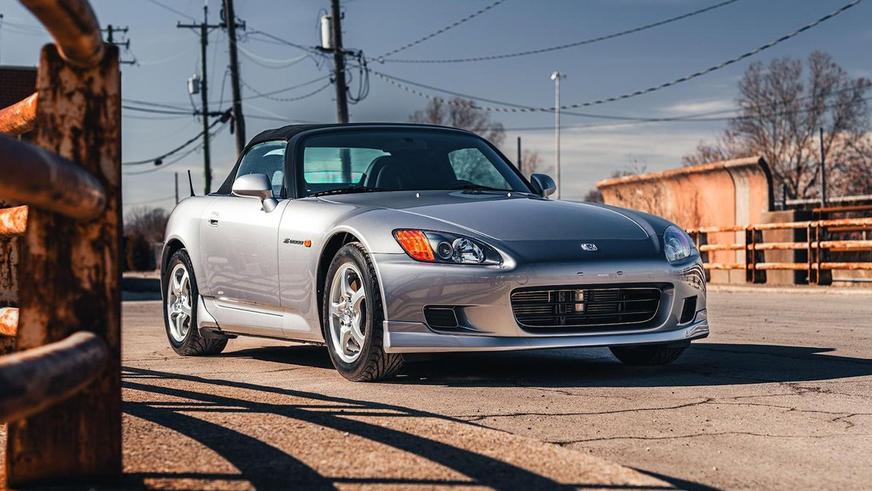 Honda S2000 с мизерным пробегом появилась на торгах