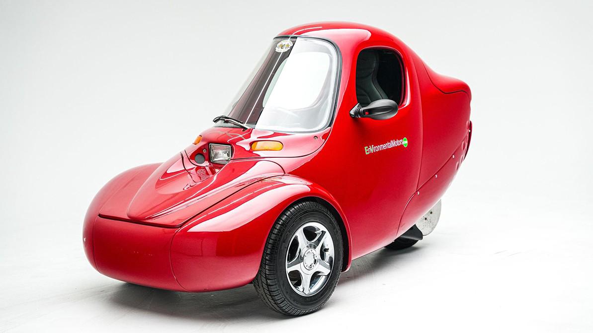 Сирек кездесетін кішкентай электрокар аукционда сатылды