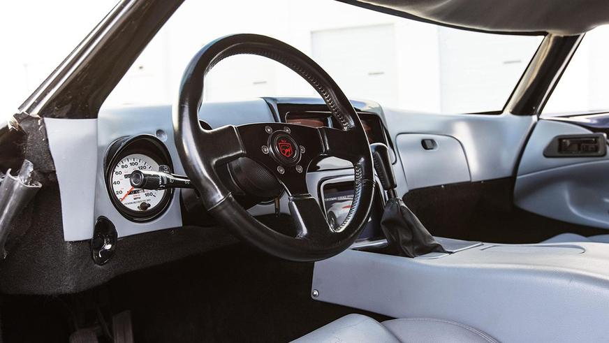 Киномодификацию Dodge Viper под названием Defender выставили на торги