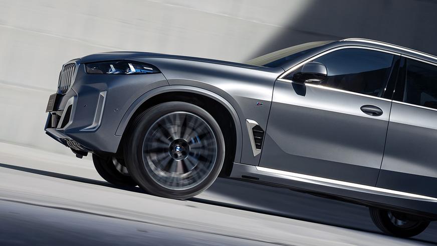 BMW спешно обновила длиннобазный X5 для Китая