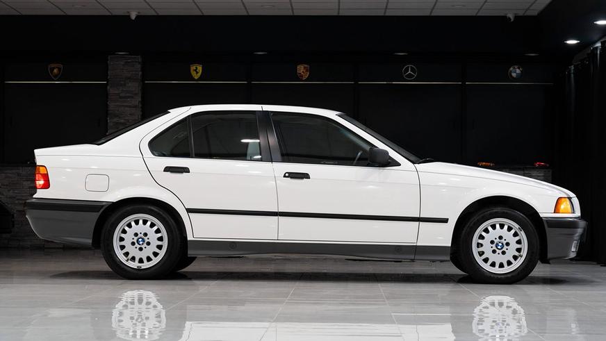 В США нашли почти новую BMW 325i в кузове E36 В США нашли почти новую BMW 325i в кузове E36