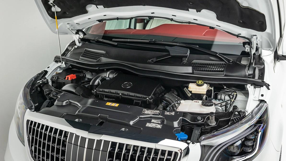 Maybach V-класса&nbsp;&mdash; ненастоящий, но&nbsp;стоит как реальный