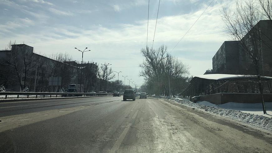 Осторожно, гололедица! Почему на улицах Алматы каток