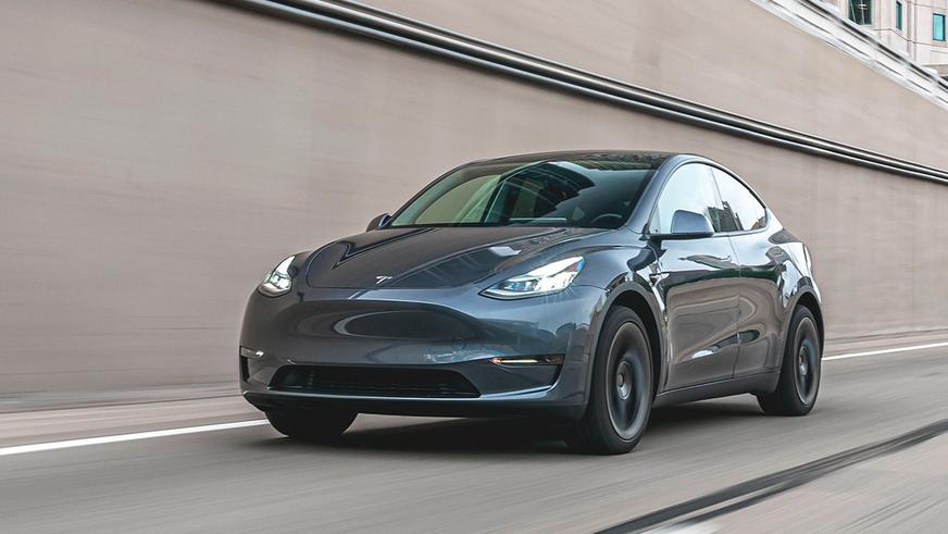 Продажи Tesla упали впервые за 10 лет