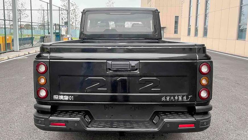 Винтажный внедорожник BAW 212 превратится в пикап