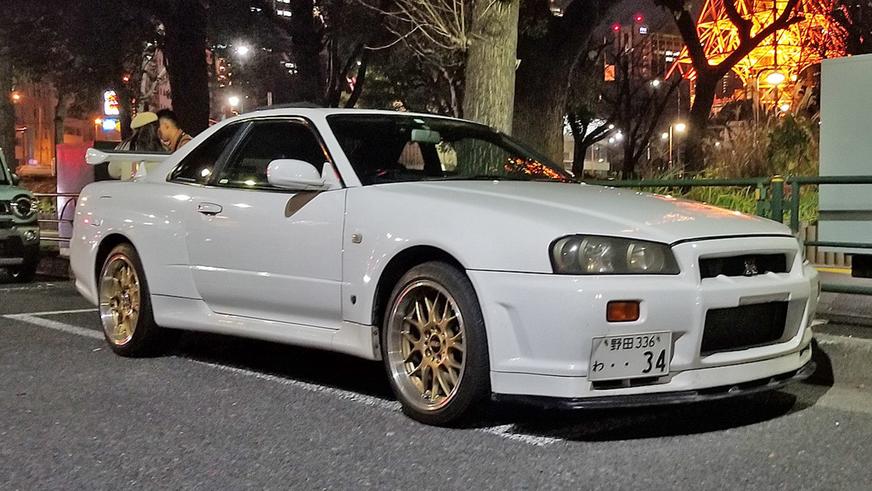 Nissan штаб-пәтерінен сирек кездесетін Skyline GT-R R32 ұрланды