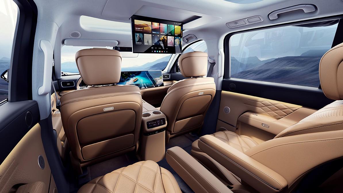 Chery 30&nbsp;дюймдік экраны бар кроссоверін көрсетті