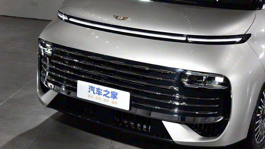 Geely открыла в КНР приём заказов на вэн V900