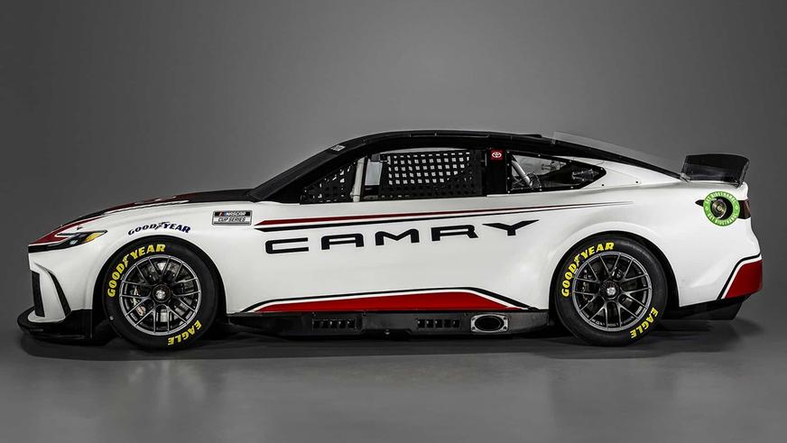 В США показали очень мощную Toyota Camry