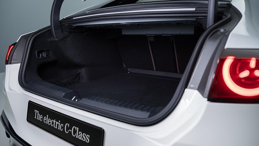 Mercedes-Benz C-Class стал электромобилем