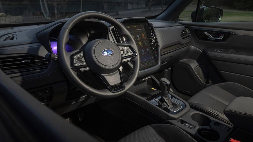 Показаны Subaru Forester Hybrid и Wilderness