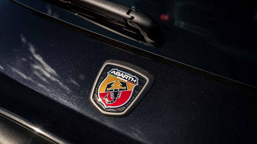 Юбилейный Abarth 695 75° Anniversario