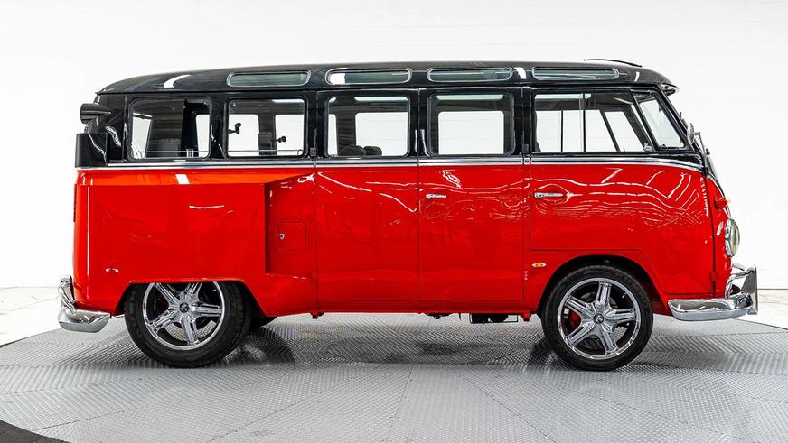 На продажу выставили Volkswagen T1 с огромным мотором от Cadillac