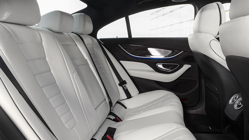 Mercedes-Benz CLS обновили второй раз за год