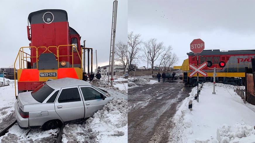 Особенности переезда ж/д путей. Тепловоз протаранил ВАЗ-2110