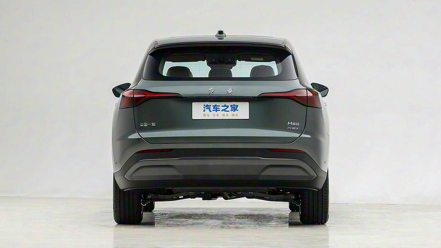 Hongqi HS6 стал самым дальнобойным гибридным кроссовером