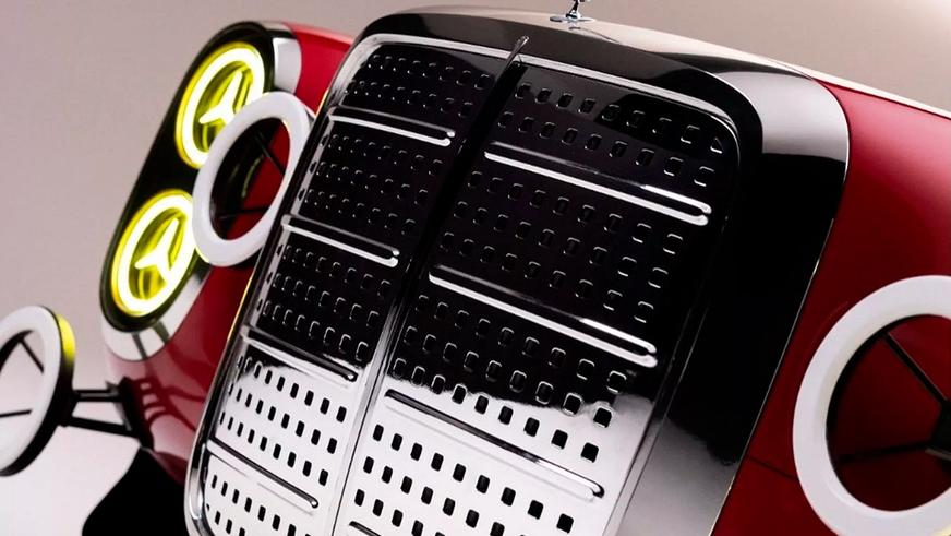 В Mercedes-Benz не забыли «Красную свинью»