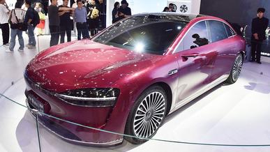 Конкурента Audi A8 от Huawei оценили в Китае от 28 млн тенге