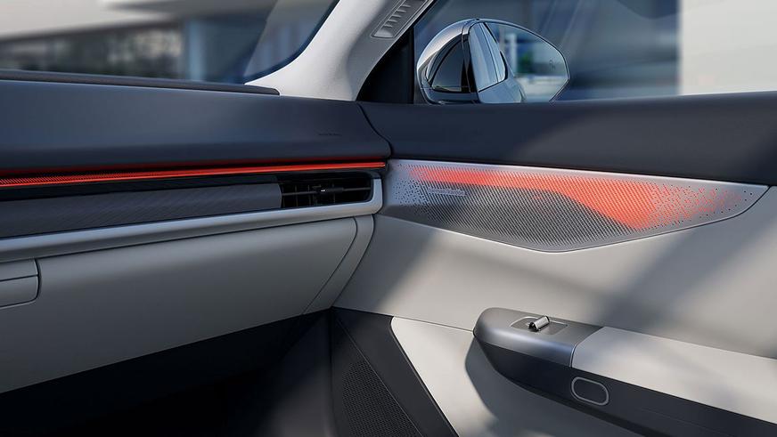 Lynk&Co начала продажи нового дальнобойного седана 07 EM-P