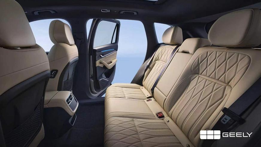 Показан гибрид Geely Monjaro EM-i. Такой появится и в Казахстане