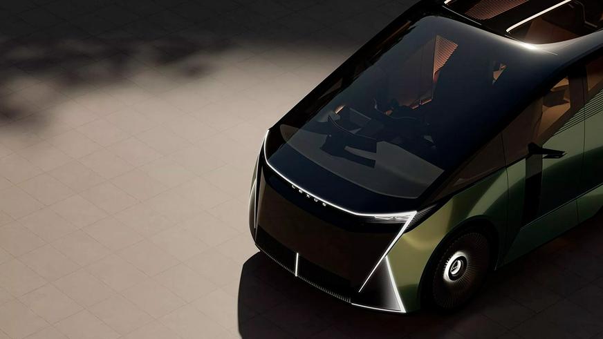 Lexus LS стал роскошным вэном с шестью колёсами