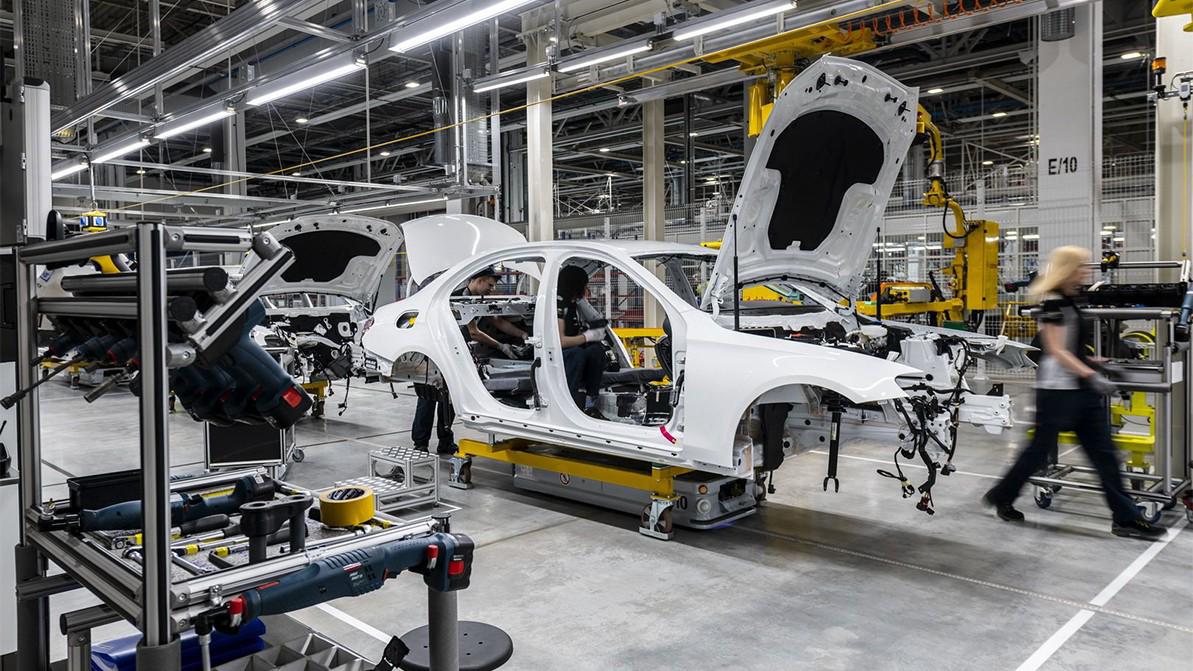 Бывший завод Mercedes-Benz в России перезапустят в 2023 году