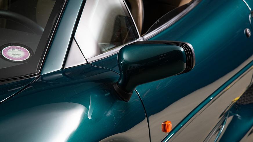 С молотка уйдёт самый быстрый суперкар 1990-х — он практически новый