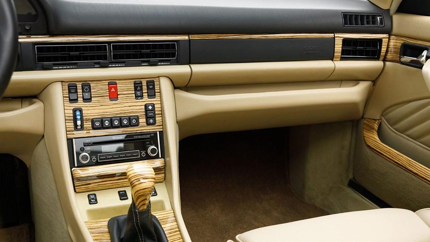 Рестомод Mercedes-Benz 560 SEC с мотором AMG в продаже