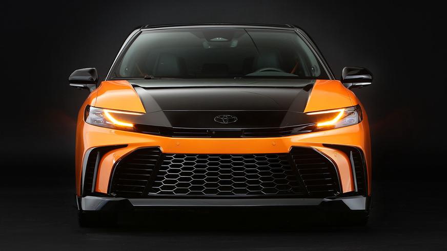 Toyota намекнула на бодрую Camry концептом для тюнинг-шоу