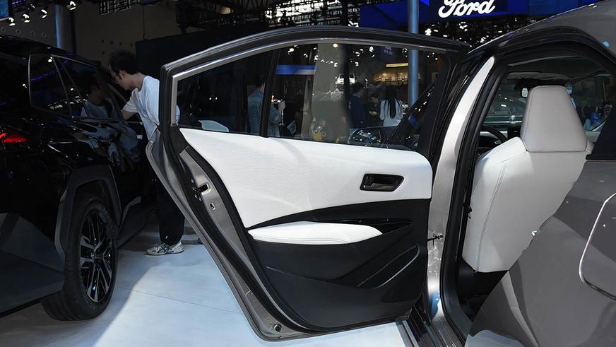 Toyota Corolla получила новую внешность, но&nbsp;пока только для&nbsp;Китая