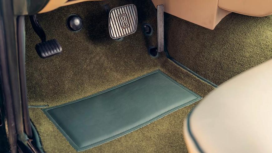 Старый Rolls-Royce Corniche стал необычным универсалом