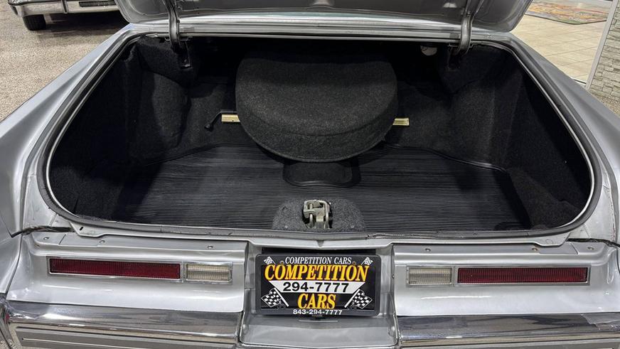 Раритетный Cadillac Fleetwood 1976 года выставлен на торги