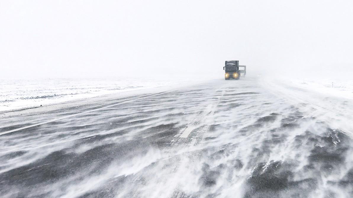 Выезды из Астаны и Караганды закрыли из-за снегопада