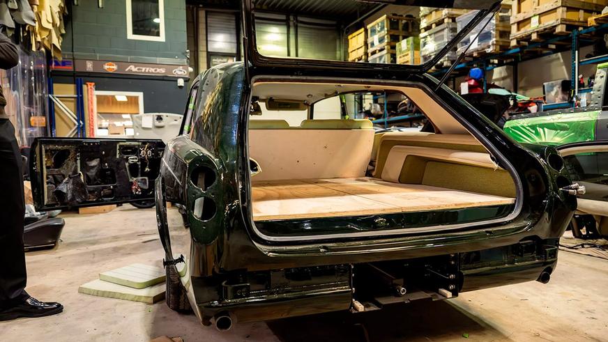 Старый Rolls-Royce Corniche стал необычным универсалом