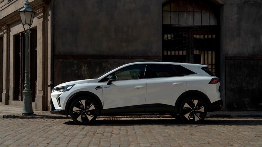 Mitsubishi Grandis стал гибридным кроссовером для Европы