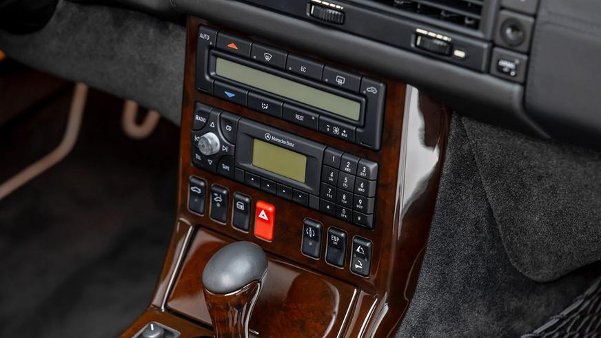 Практически новый Mercedes-Benz SL600 (R129) обнаружен в США