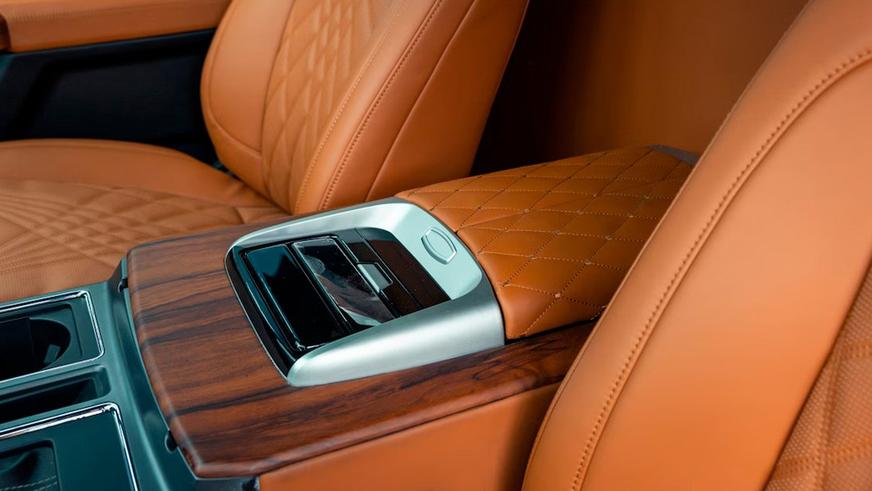 Брутальные внедорожники Toyota и Ford привезли тюнеры на выставку в Нью-Йорке