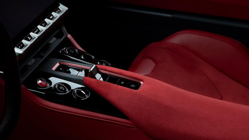 Toyota представила три суперкара: дорожный, гоночный и электрический