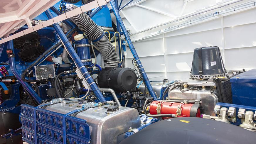 Ралли-рейдовый КАМАЗ с улыбкой