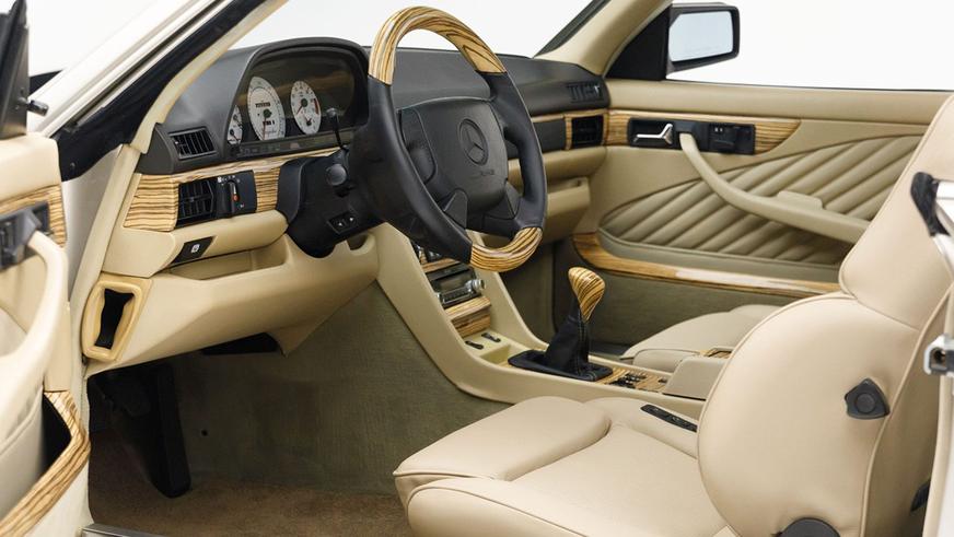 Рестомод Mercedes-Benz 560 SEC с мотором AMG в продаже