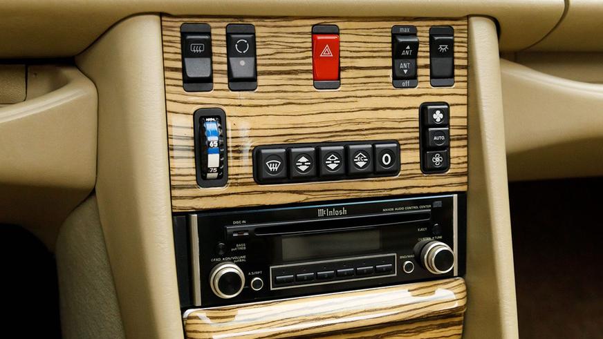 Рестомод Mercedes-Benz 560 SEC с мотором AMG в продаже