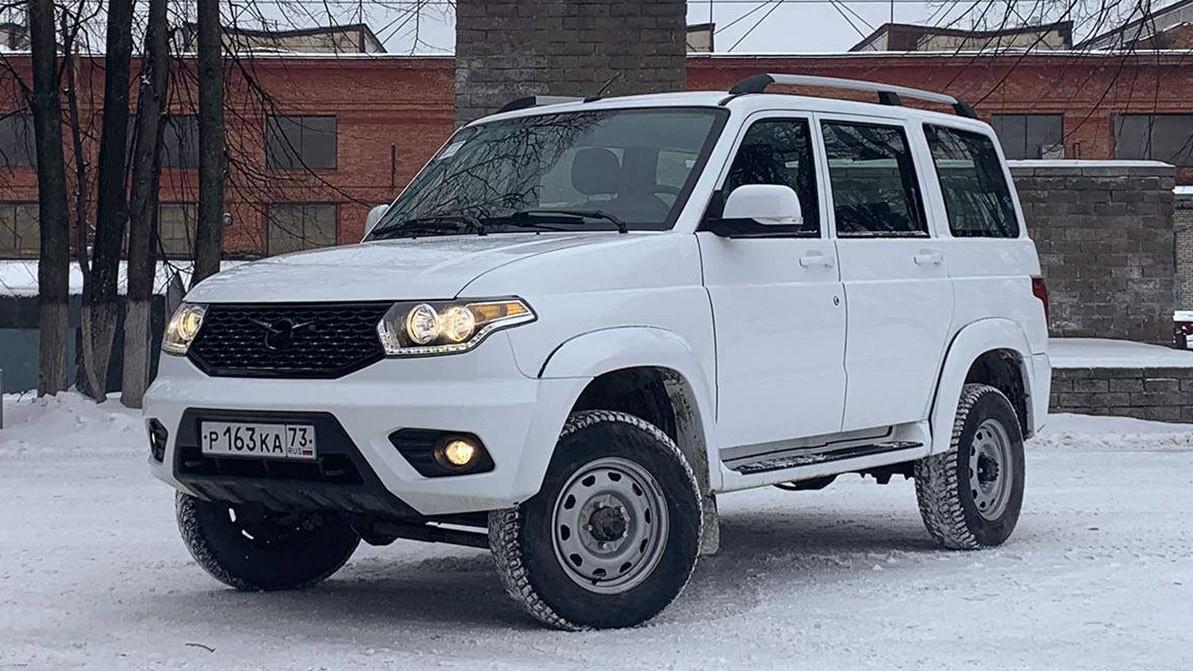 Журналистер жаңа УАЗ «Патриотты» сынап көрді