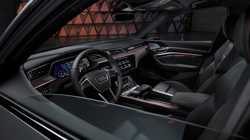 У Audi появился электрический Q8: это обновлённый e-tron
