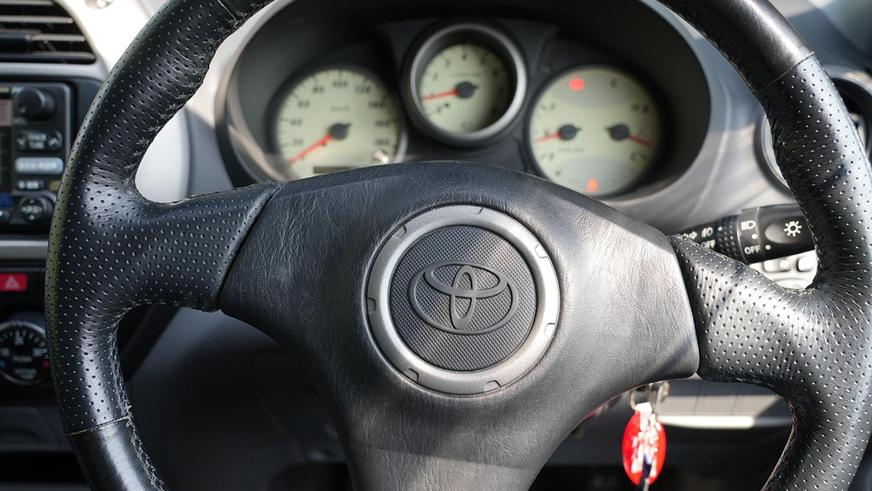 В продаже появился 25-летний Toyota RAV4 почти без пробега