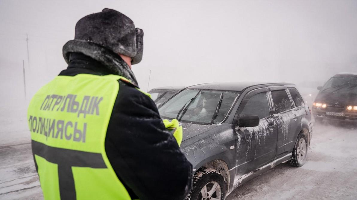 Боранда жабық жолға шыққандарға полиция айыппұл салды
