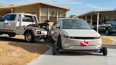 Разлитая вода в салоне Hyundai Ioniq обошлась владельцу в 12 000 $