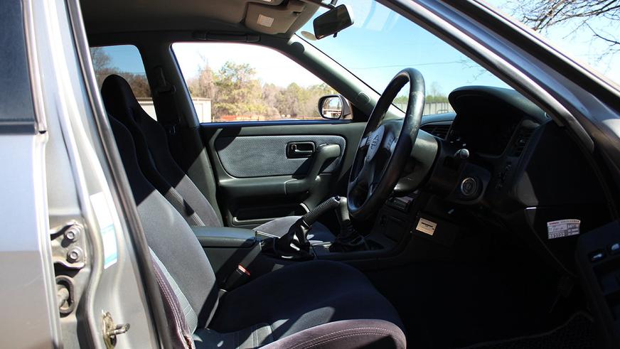 Сразу два редчайших Skyline GT-R появились в продаже – это седаны